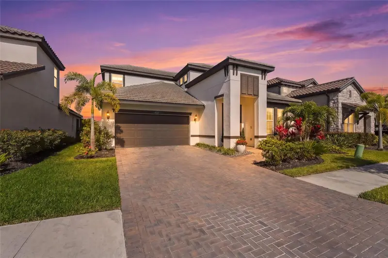 4762 Antrim Dr, FL