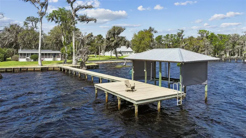108 Sandra Ln, FL