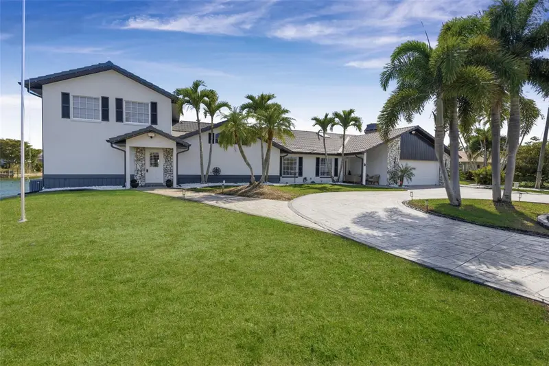 29 Se 10th Ave, FL