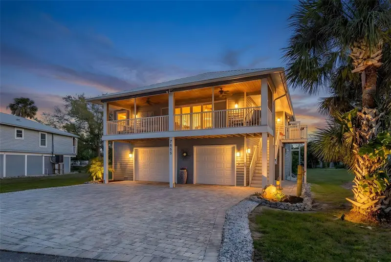 7655 Myrsine Cir, FL