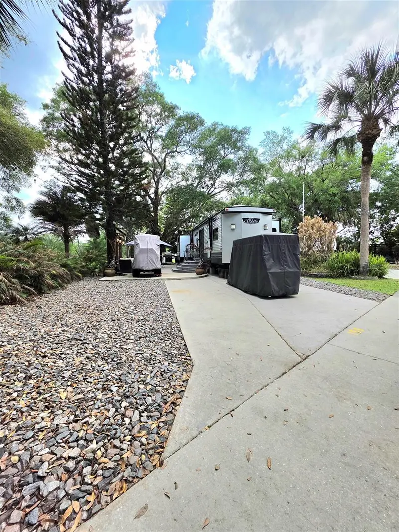 159 Horseshoe Bnd, FL