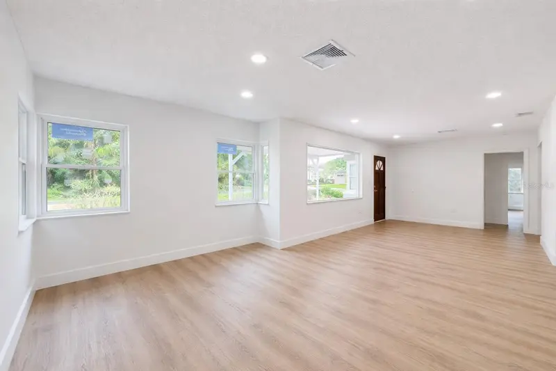 26 Backspin Ln, FL