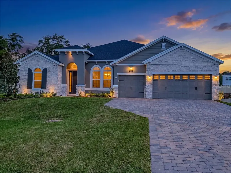 132 Lake Dr, FL