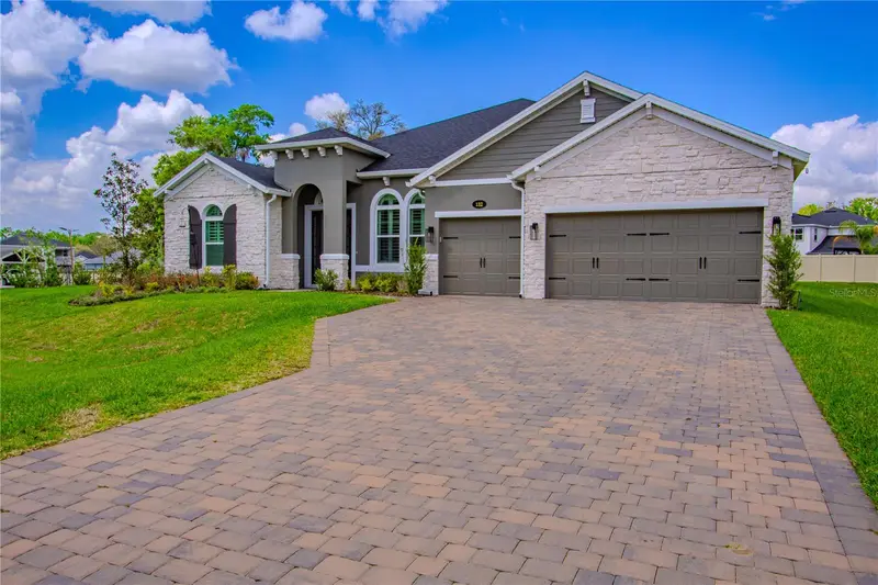 132 Lake Dr, FL