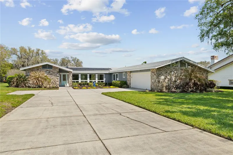 121 Arrowhead Ln, FL