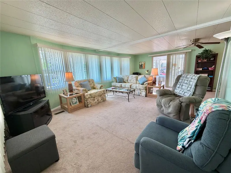 114 Aspen Cir, FL