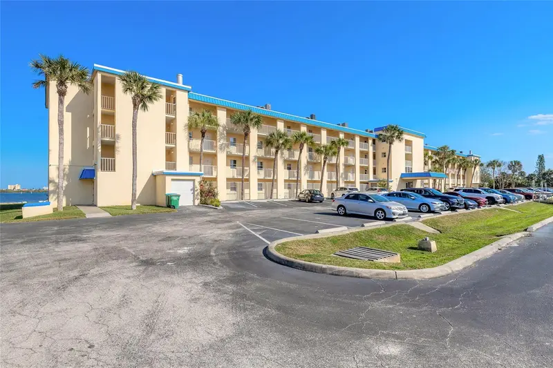 3131 S Ridgewood Ave #101, FL