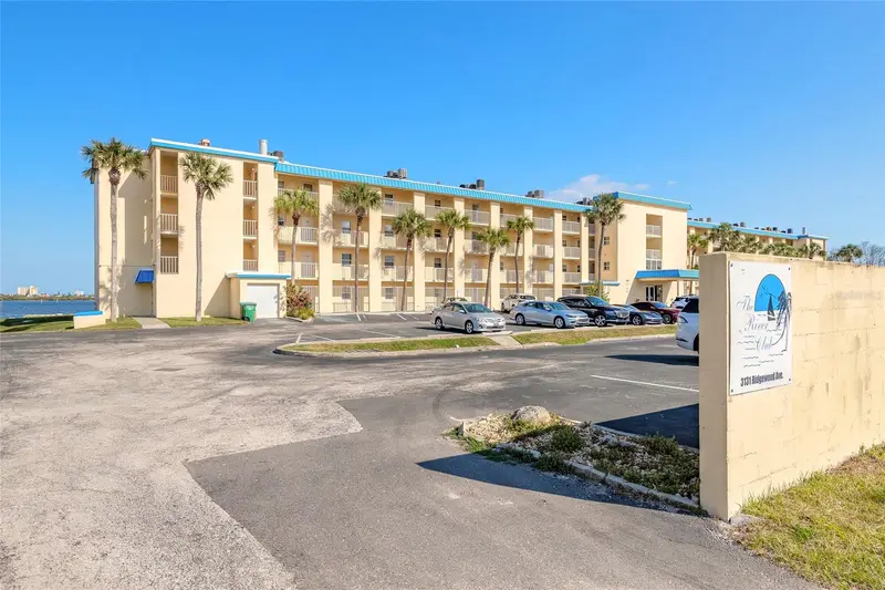 3131 S Ridgewood Ave #101, FL