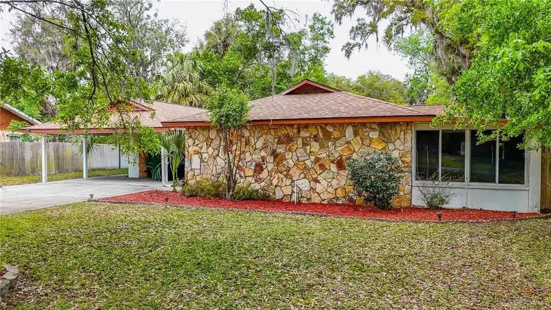 12 Spring Lake Way, FL