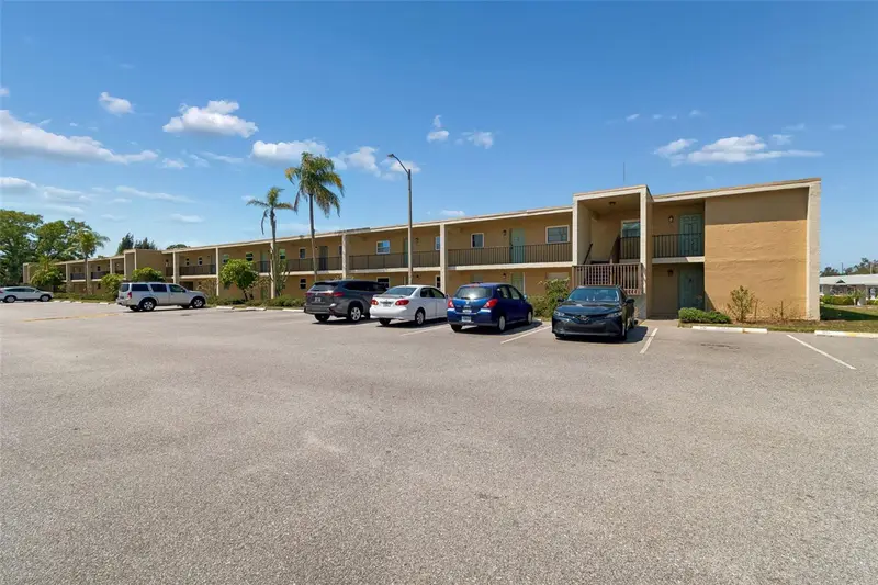 12300 Park Blvd #221, FL