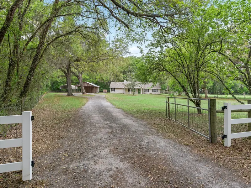 8234 S Us 301, FL