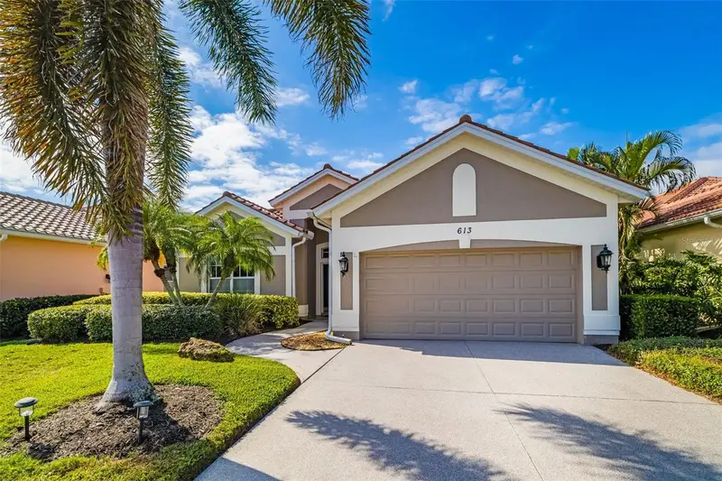 613 Misty Pine Dr, FL