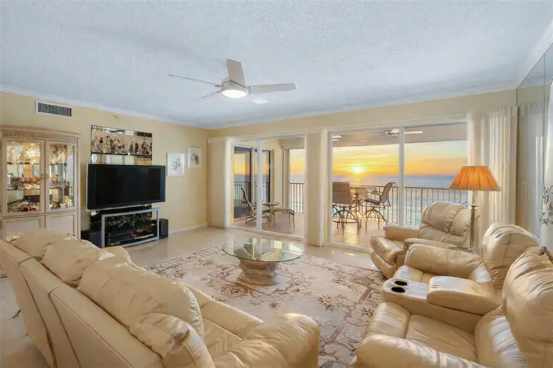 16750 Gulf Blvd #414, FL