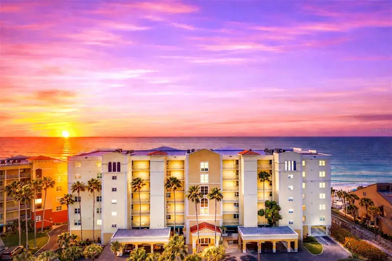 16750 Gulf Blvd #414, FL