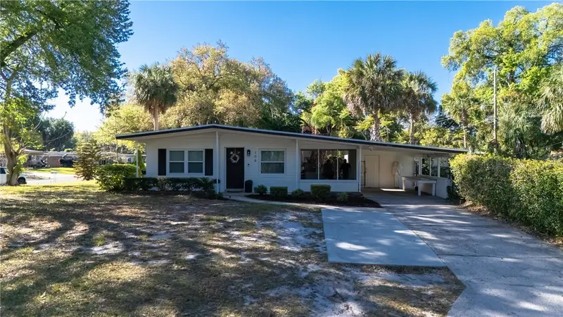 106 E Jinkins Cir, FL