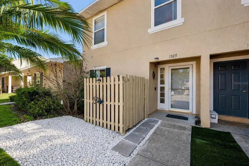 1325 Fettler Way, FL