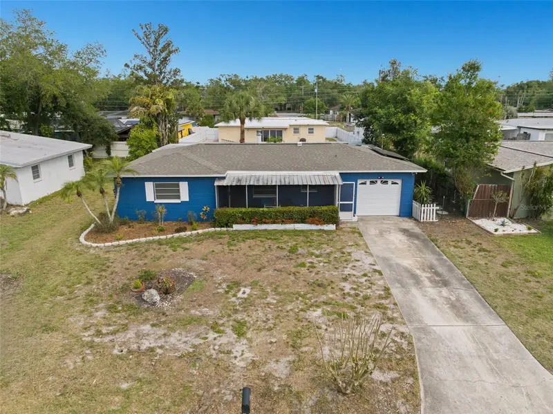 2027 E Valencia Way E, FL