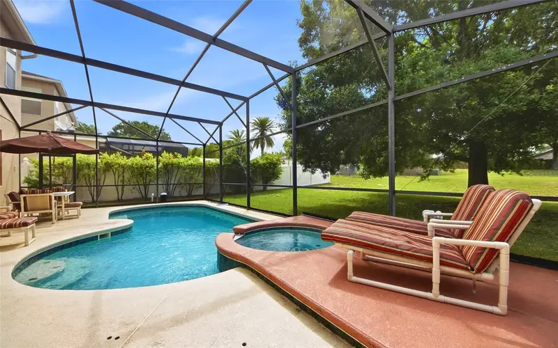 111 Aldridge Ln, FL