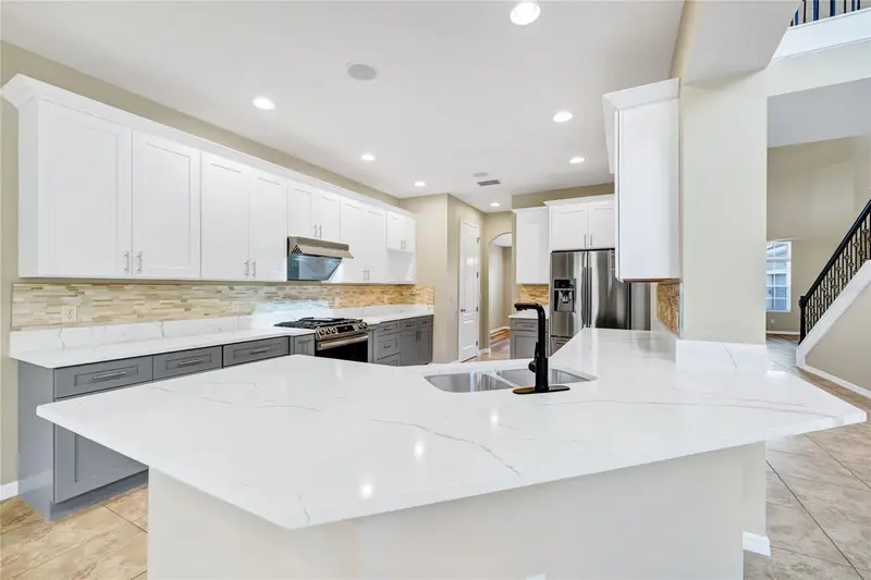 15558 Sandfield Loop, FL