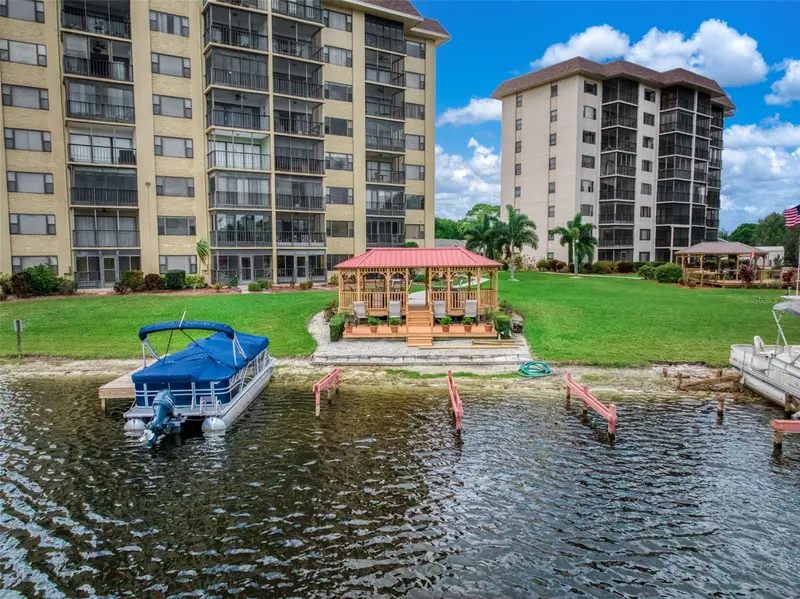 117 Country Club Dr #202, FL
