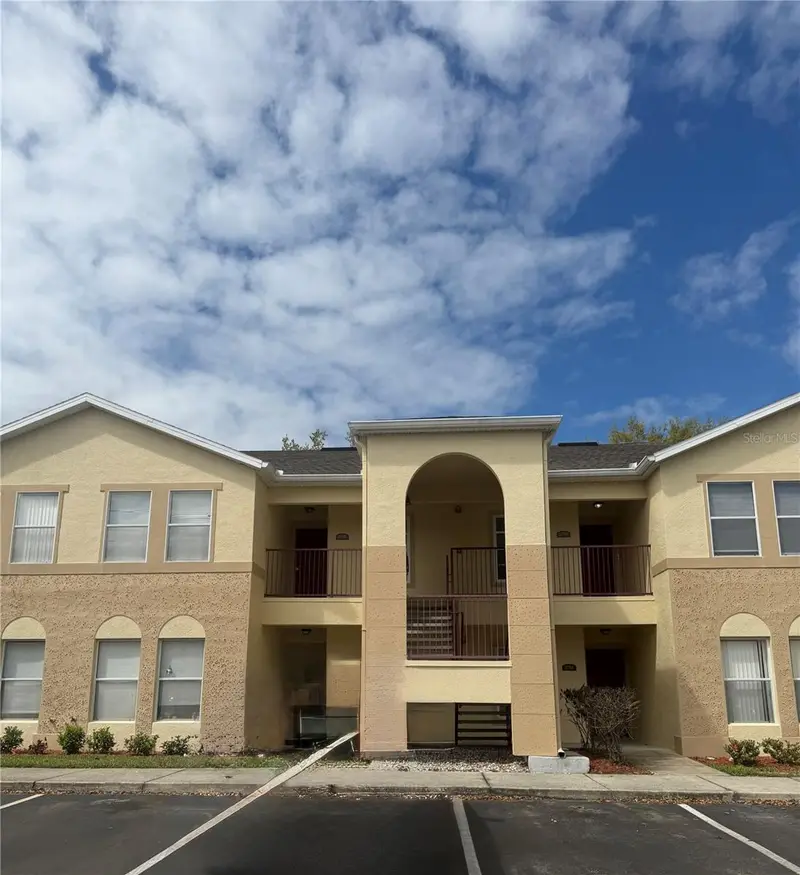 2774 Club Cortile Cir #B, FL