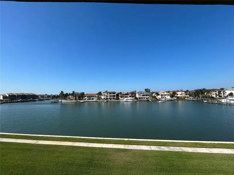 6260 Kipps Colony Ct #203, FL