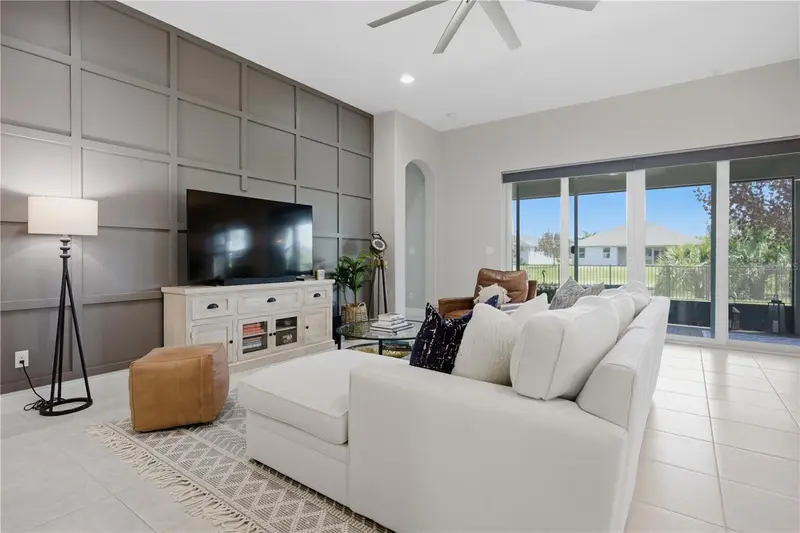 1650 Segovia Cir, FL