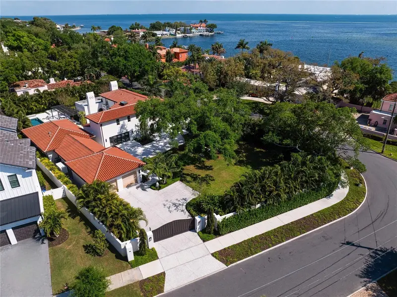 416 Brightwaters Blvd Ne, FL