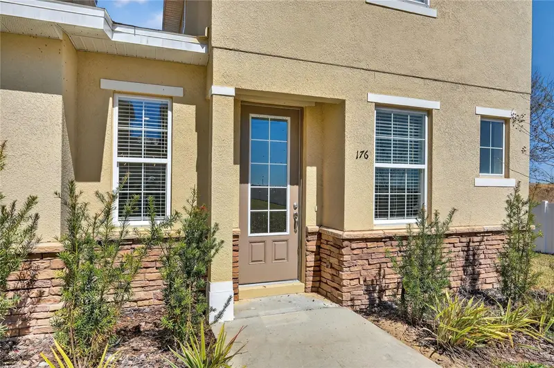 176 Holly Village Dr, FL