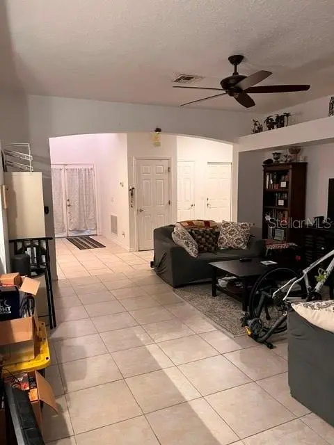 10049 Savannah Bluff Ln, FL