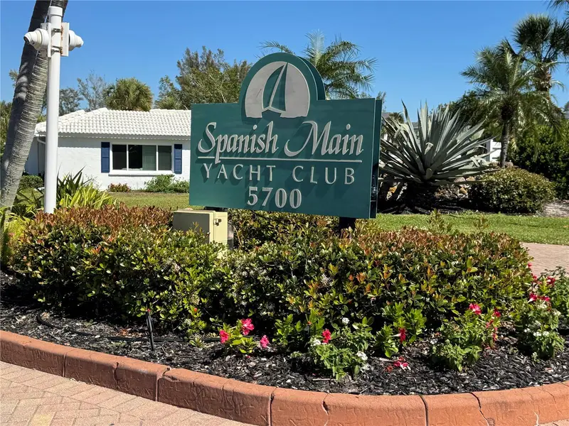 718 Spanish Dr N, FL
