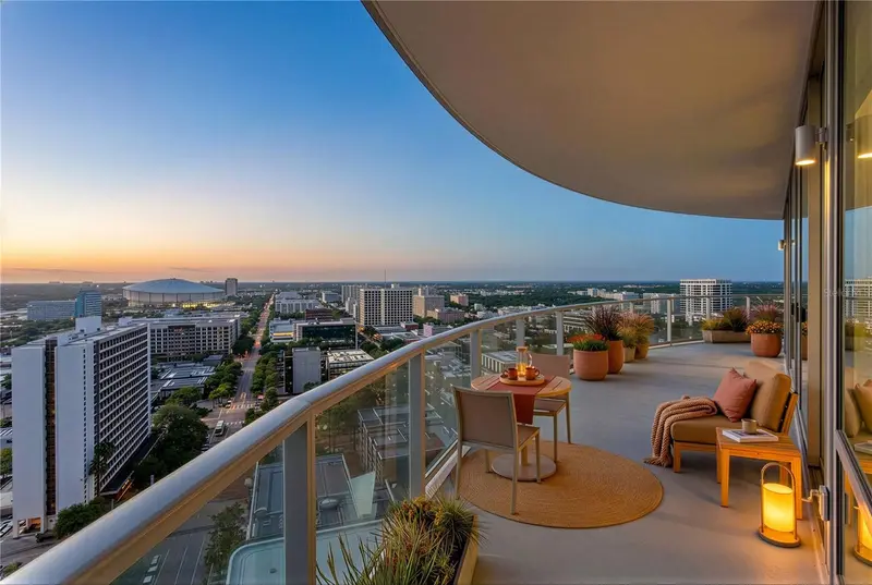 400 Central Ave #2001, FL