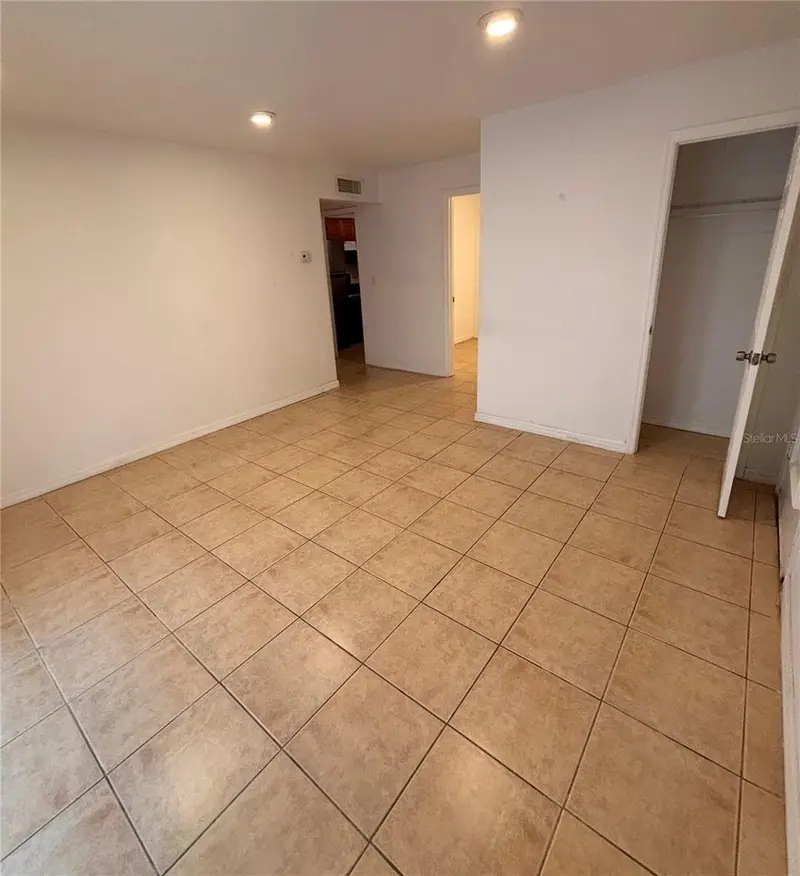 6519 W Newberry Rd #604, FL
