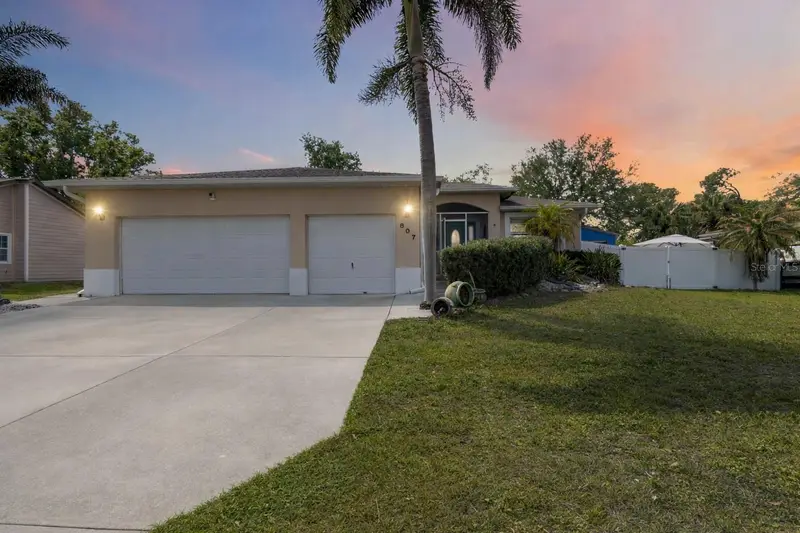 807 Ixora Ave, FL