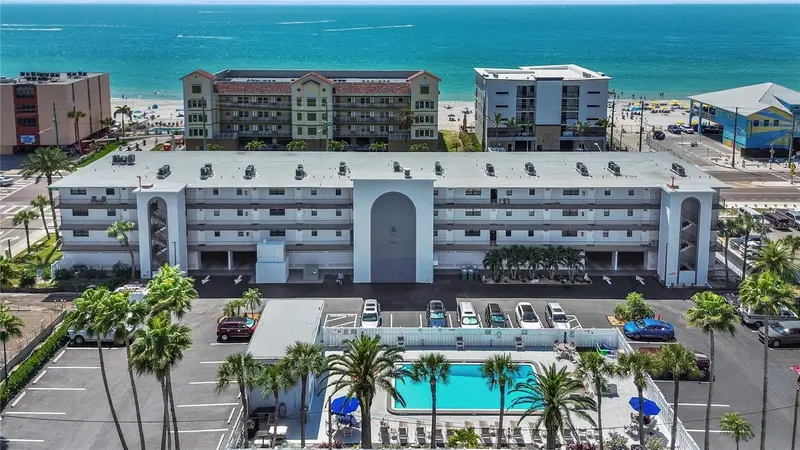 14001 Gulf Blvd #207, FL