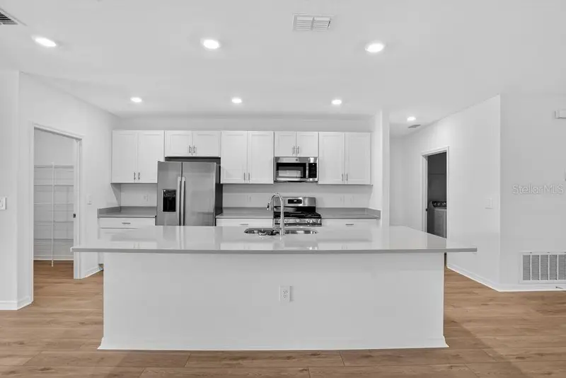 13805 Sawmill St, FL