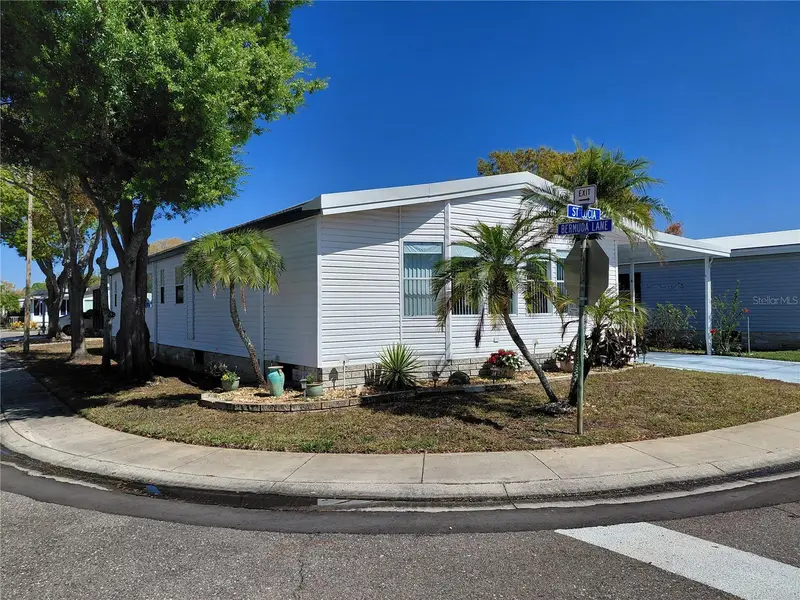 1001 Starkey Rd #704, FL
