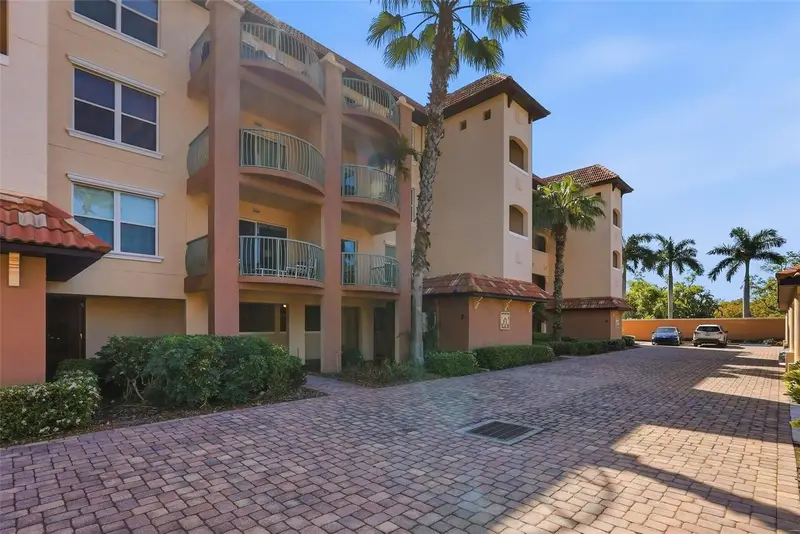1695 Pinellas Bayway S #E4, FL