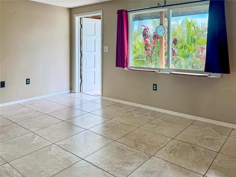 934 Fundy Rd, FL