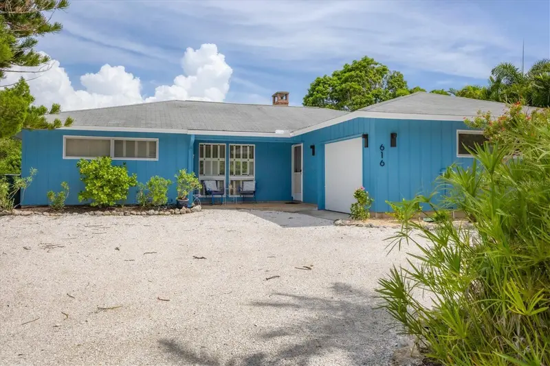 616 Lyons Ln, FL