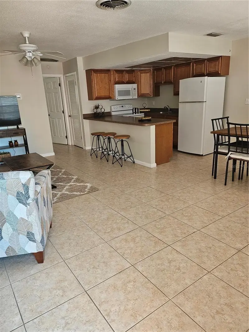 220 Park Blvd N #202, FL