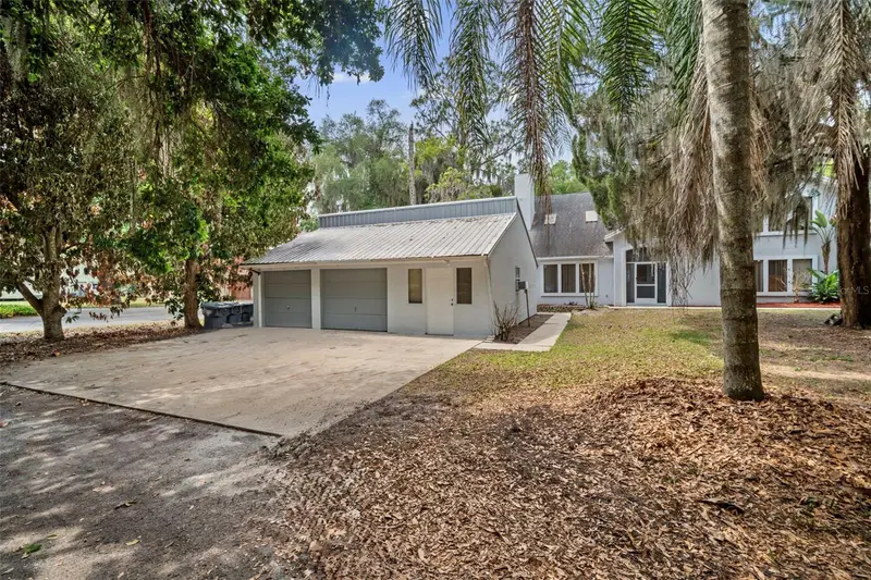 130 N Carpenter Rd, FL