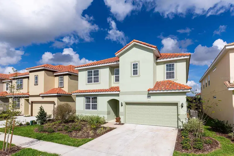 8013 Oak Shadow Ct, FL