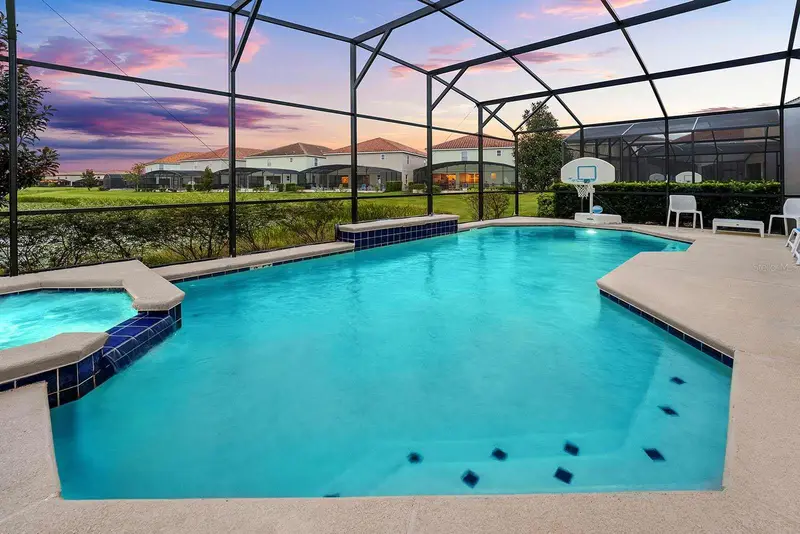 8013 Oak Shadow Ct, FL