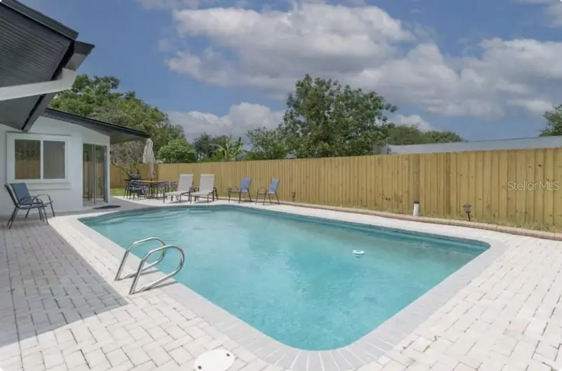 8622 Baylor Cir, FL