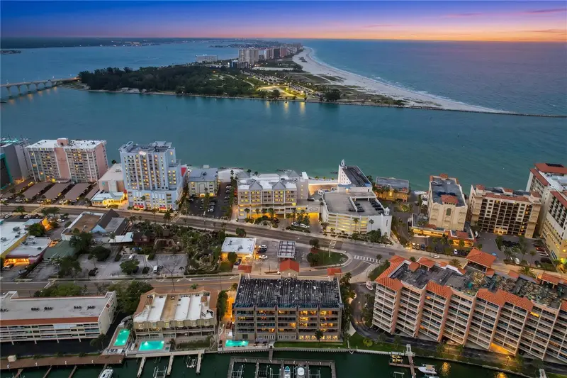 600 Bayway Blvd #304, FL