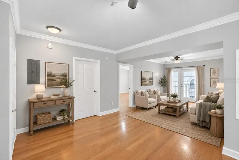 300 E South St #2014, FL