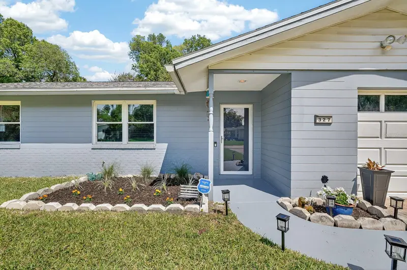 327 London Rd, FL