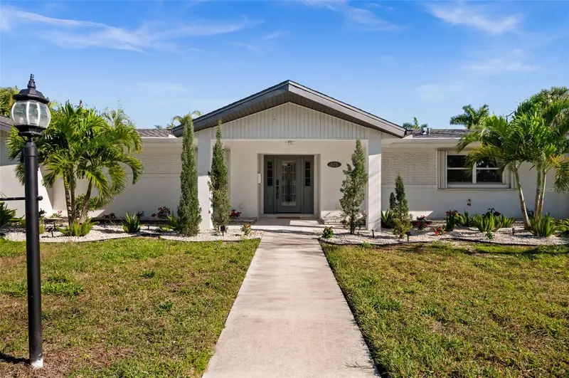 625 W Olympia Ave, FL