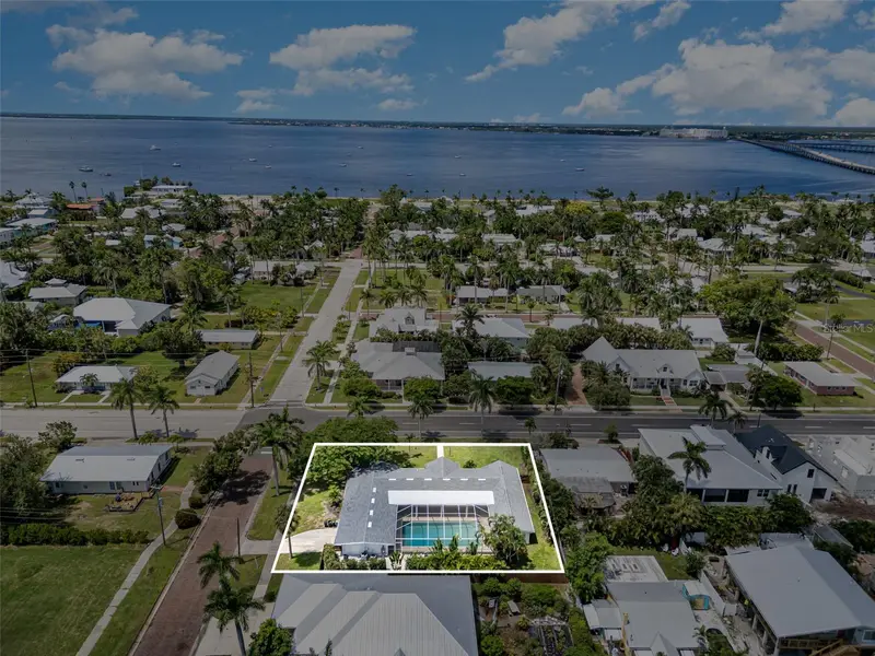625 W Olympia Ave, FL